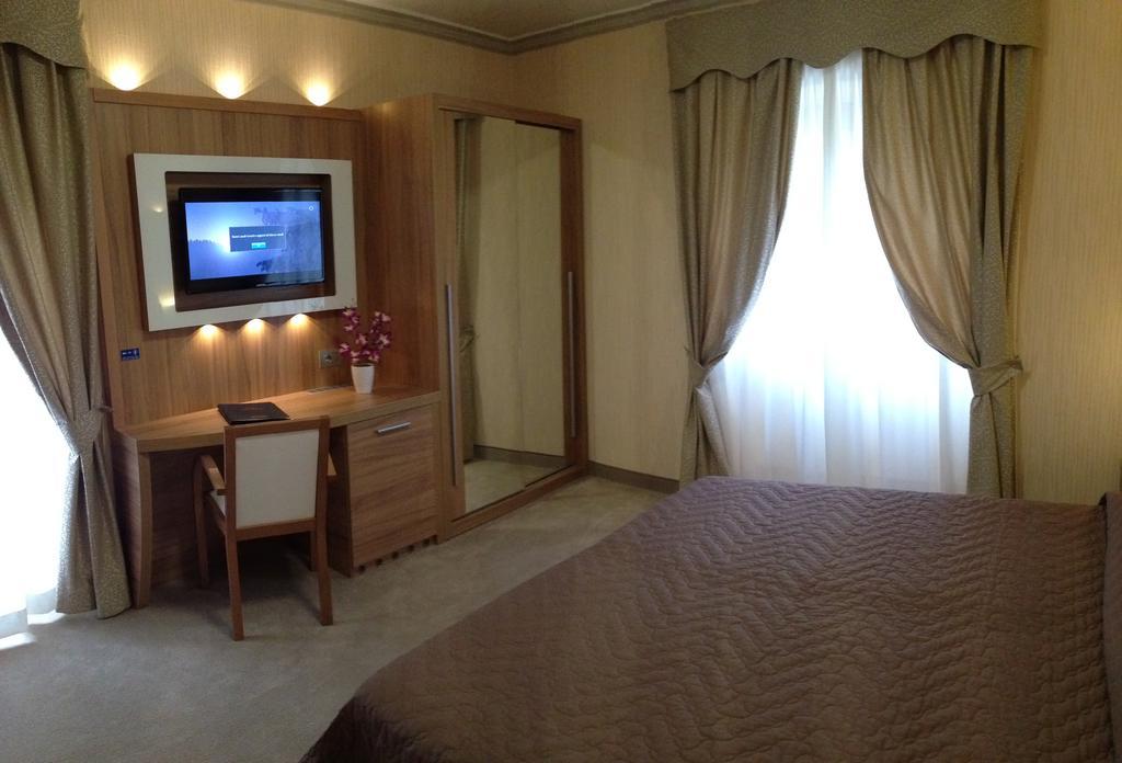 Hotel Vela D'Oro Dependence Бардолино Экстерьер фото