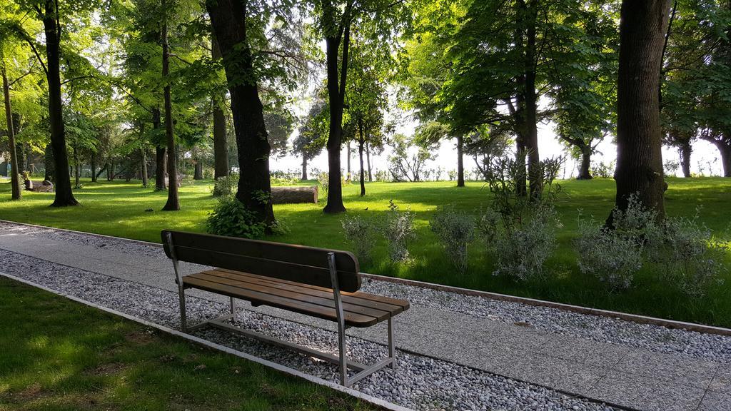 Hotel Vela D'Oro Dependence Бардолино Экстерьер фото