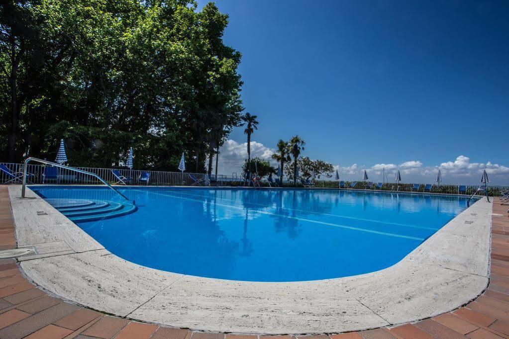 Hotel Vela D'Oro Dependence Бардолино Экстерьер фото